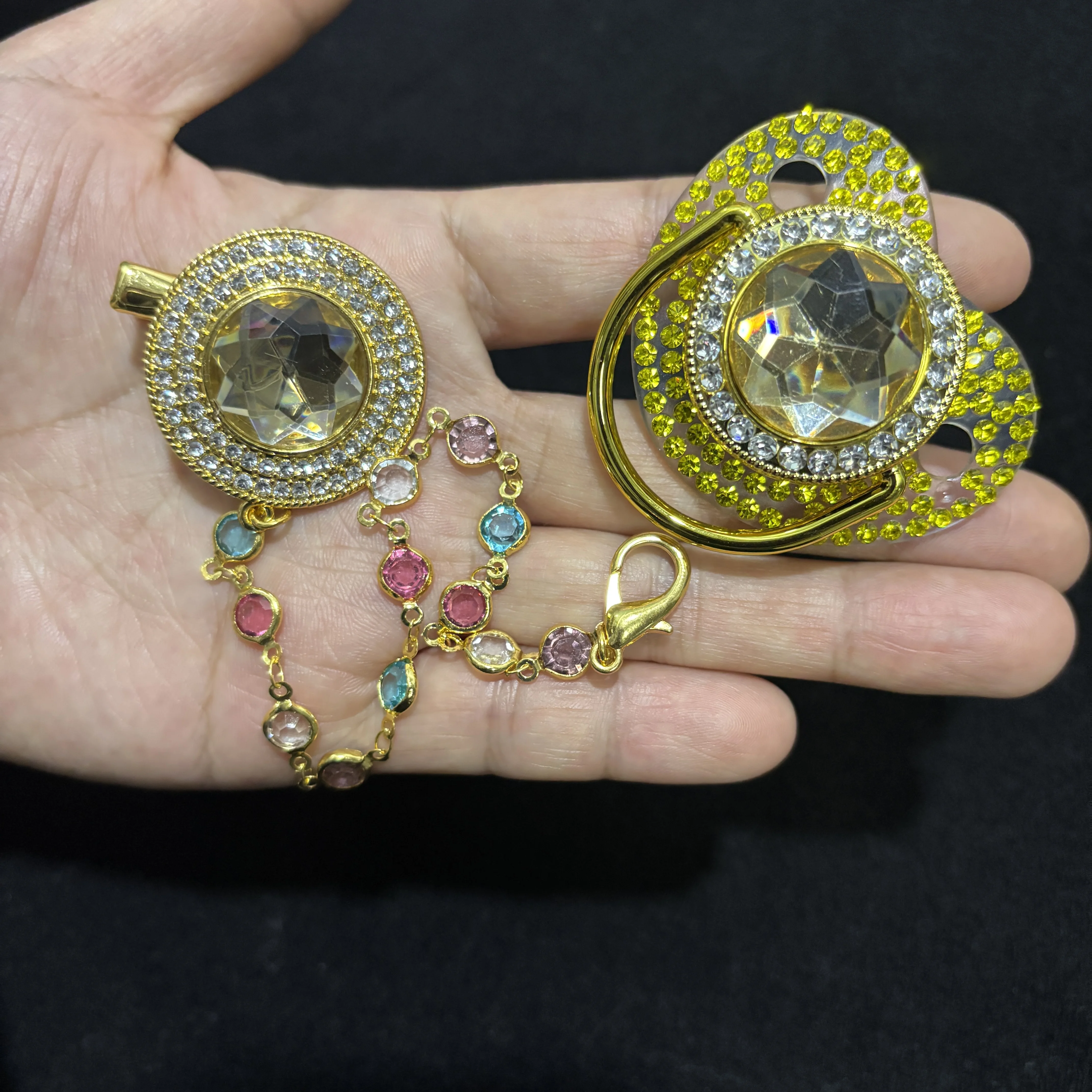 

Блестящая цепочка-держатель для соски с бриллиантами, милый клипс-держатель для детской соски, цепочка-держатель для соски от потери, идеально подходит для подарка на выписку или день рождения ребенка