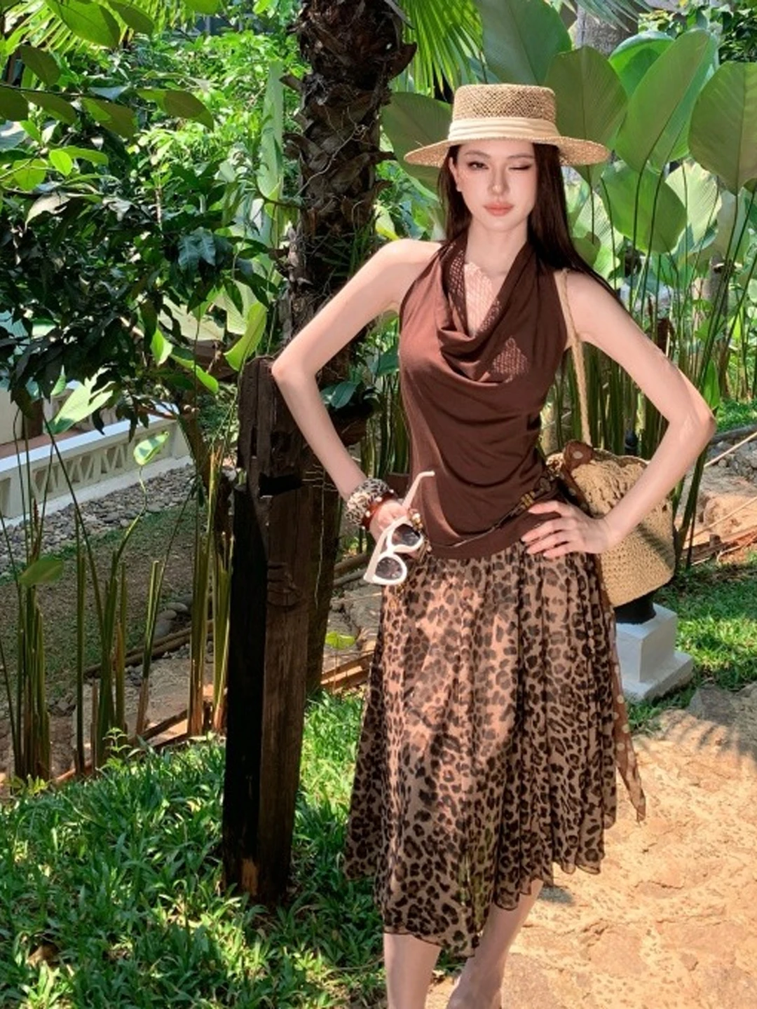 

Elegant Sister Style Unique Super Cute Strap Top Half Skirt Two Piece Set Stylish Whole OOTD Summer 2026 Fashion Ensemble