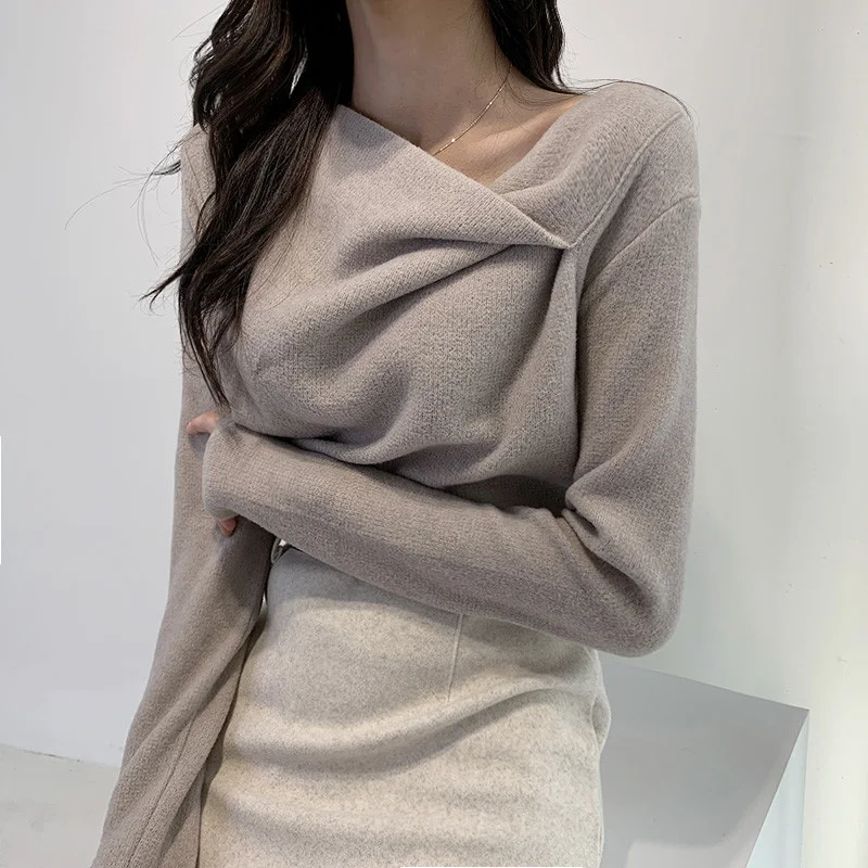 South korea Chic Autumn and Winter Elegant Haze Blue White Design Sense Oblique Collar Irregular Long sleeve Knit Sweater Women