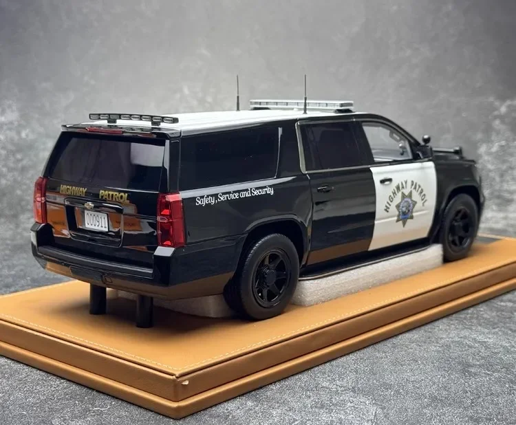 GOC 1/18 For Chevy Suburban Tahoe LTZ SUV 2015 Diecast Model Car Gifts Hobby Display Collection Ornaments