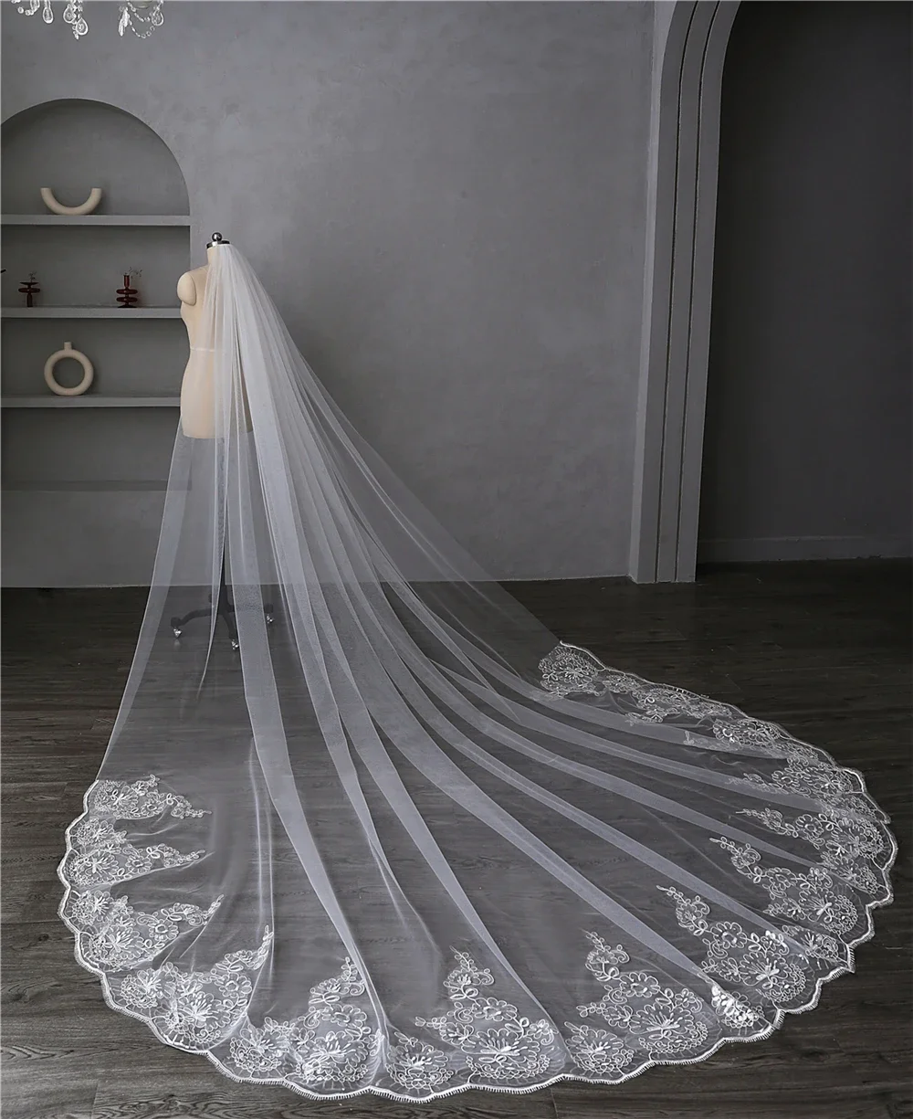 Wedding Veil Long Luxurious Bridal Veil Applique Lace Edge Sequins White/Ivory Veil With Comb Cathedral 1Tier 300/350/400cm