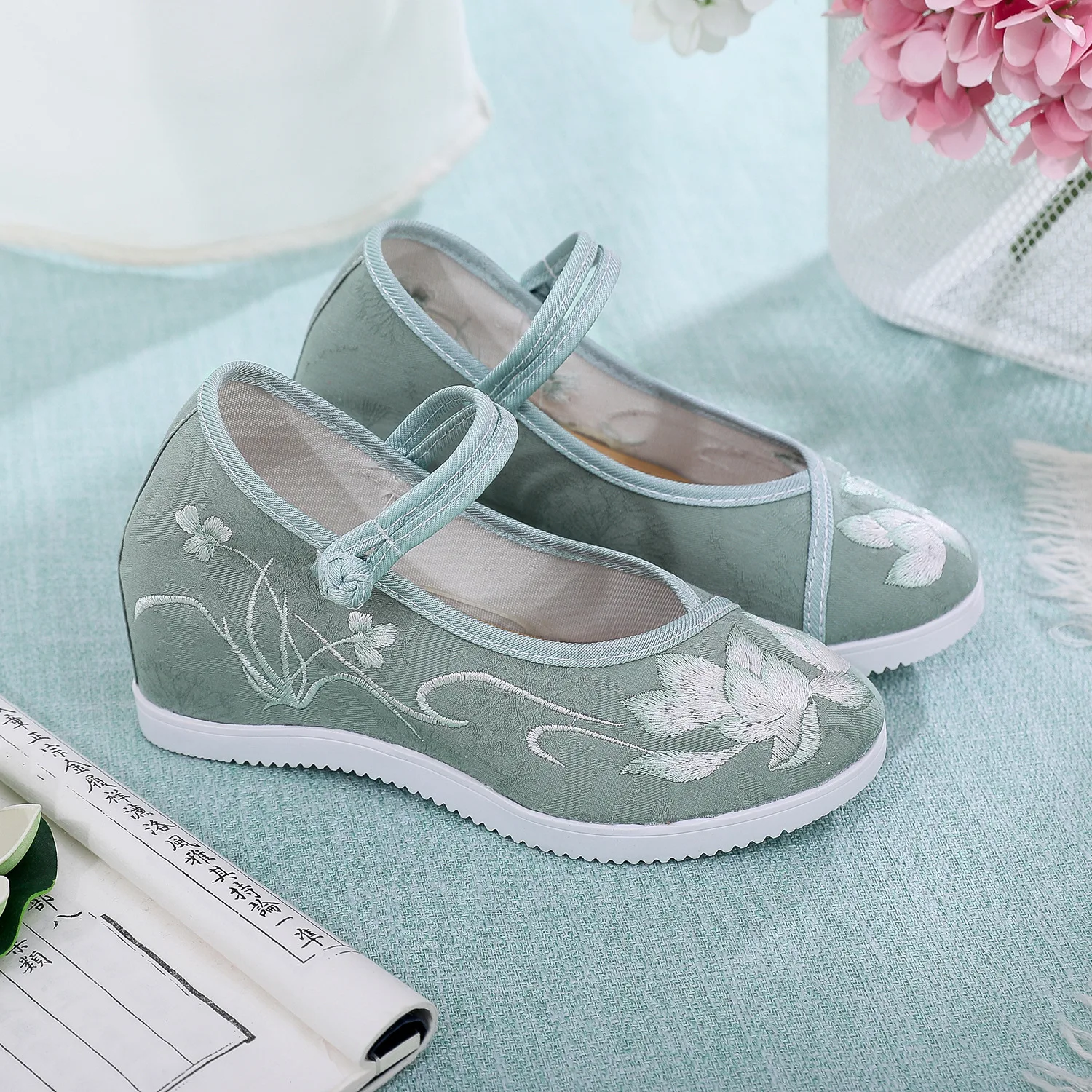 Size 34-41 Ethnic Style Wedges Women High Heel Ankle Strap Chinese Style Embroidered Platform Ladies Comfortable Hanfu Shoes