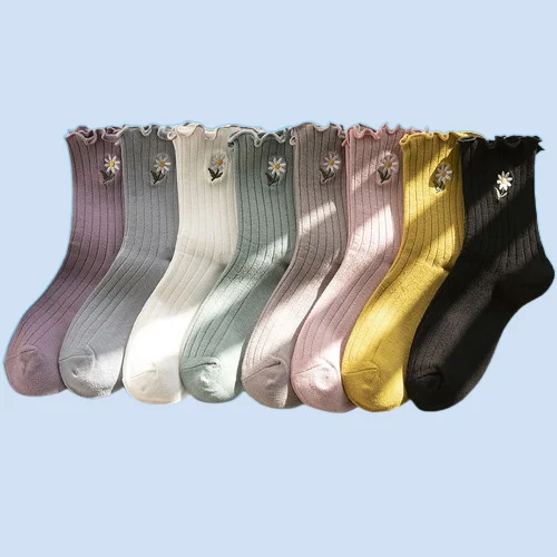 Calcetines de encaje de algodón para mujer, medias apiladas con bordado de flores pequeñas, borde de oreja de madera, a la moda, novedad de primavera, 5/10 pares