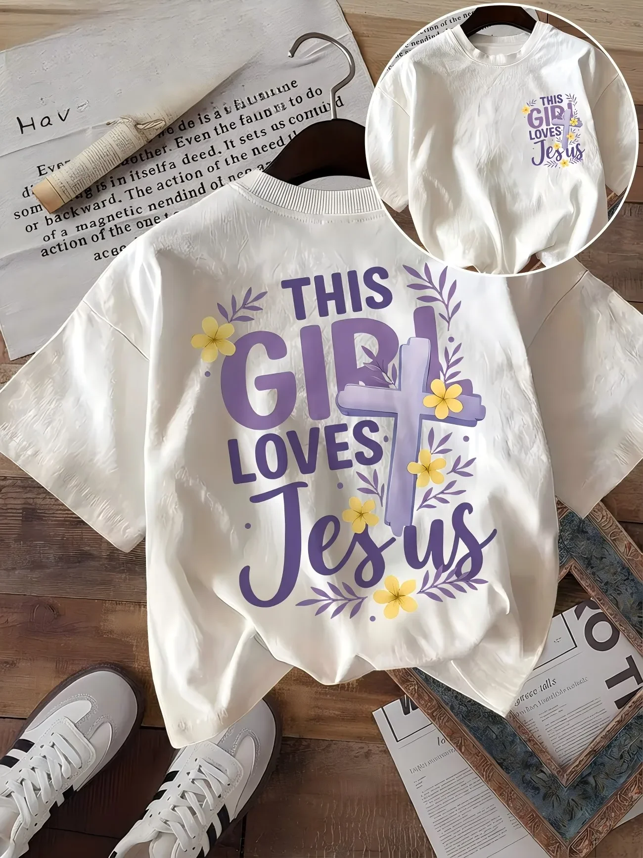 T-shirt chrétien pour femme « Cette fille aime Jésus » avec motif floral croix et foi, haut tendance esthétique décontracté à manches courtes