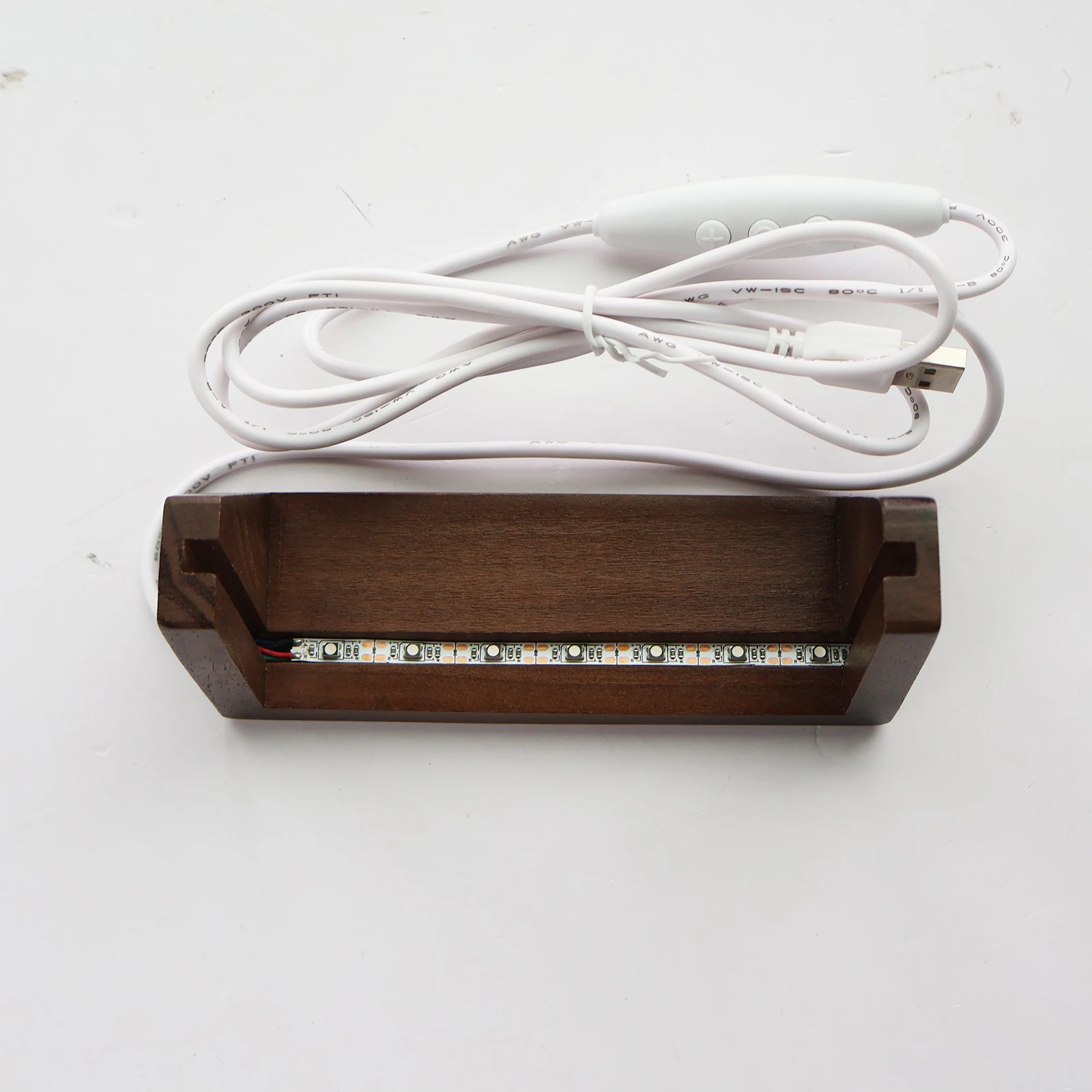 

Домашний USB-ночник с деревянной основой — теплый и меняющий цвет RGB