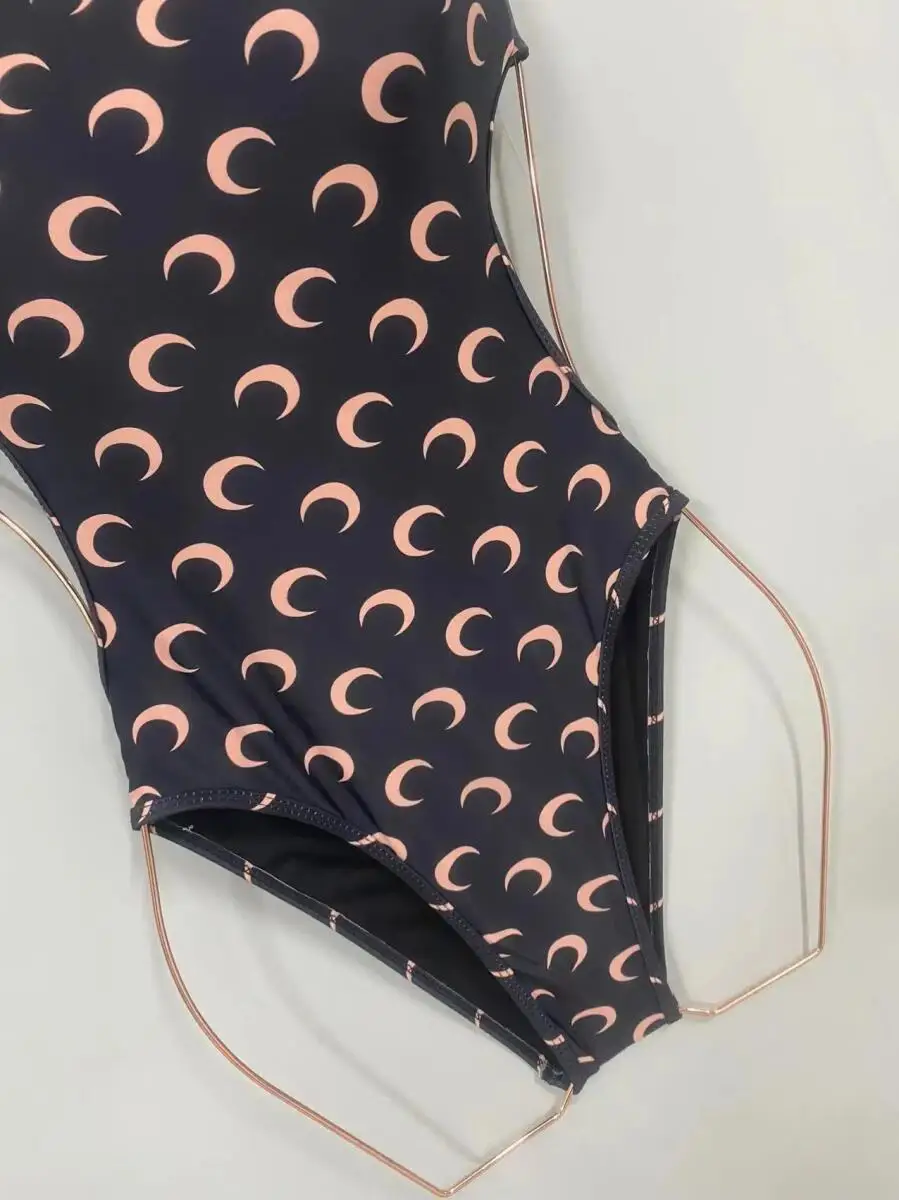 ملابس سباحة نسائية بأكمام طويلة قطعة واحدة مثيرة على الطراز الكوري مطبوعة على شكل قمر بدون ظهر للحماية من الشمس ملابس شاطئ ربيعية ساخنة بدلة استحمام