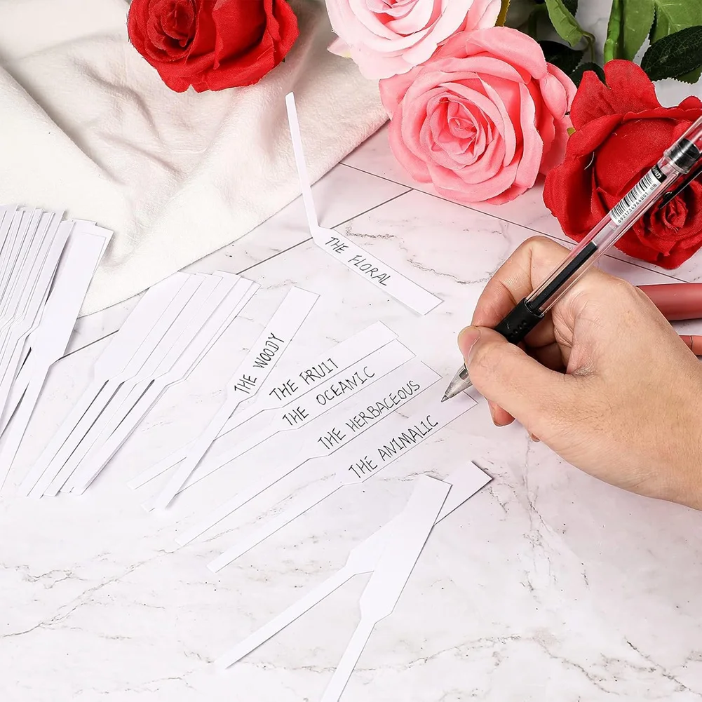 

A24I 600 Pieces Fragrance Strips Perfume Test Strips Disposable White Blotter Essential Oils Paper Tester for Aromatherapy