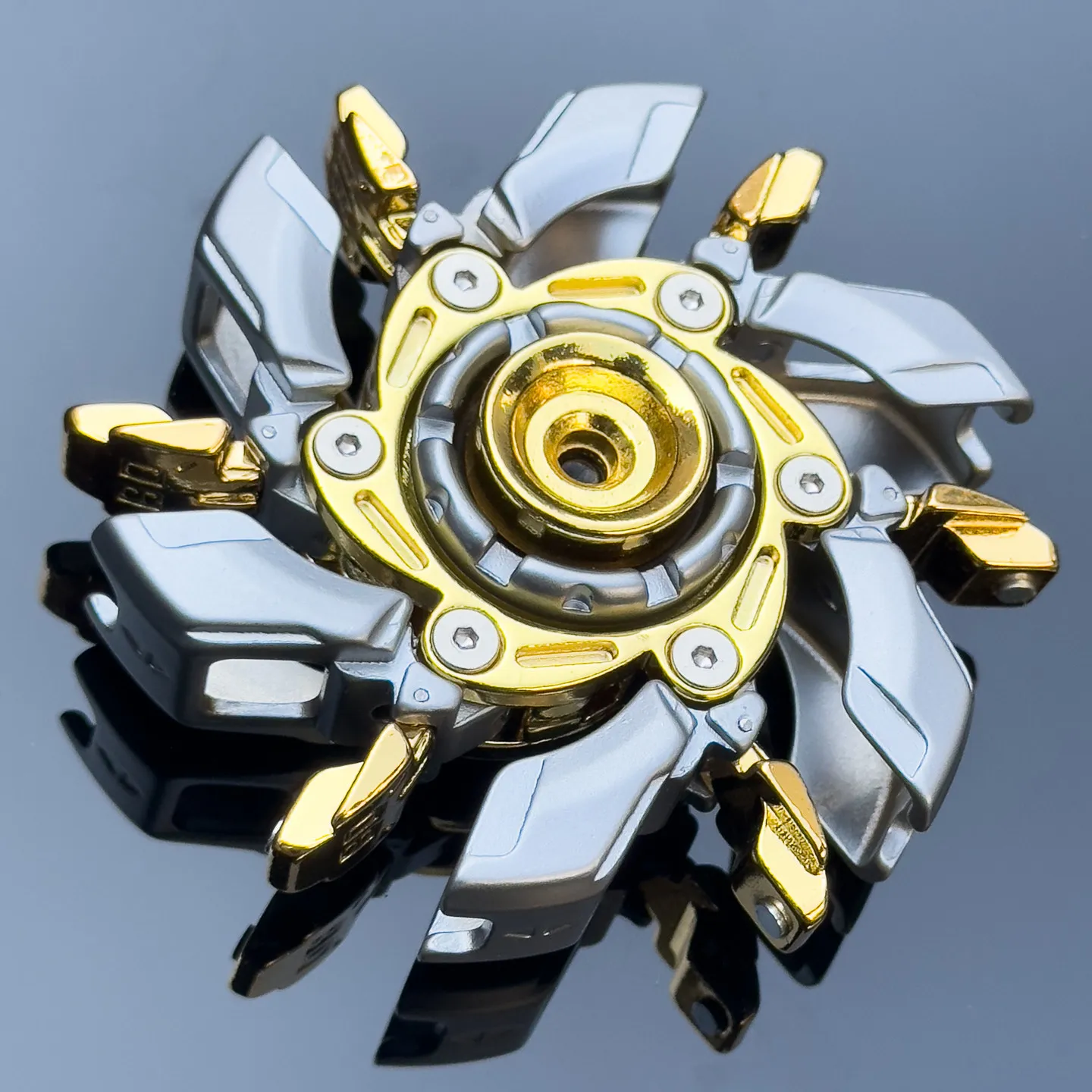 ของเล่นฟิดเจ็ตสปินเนอร์โลหะแปลงรูปได้ EDC พร้อมรูปทรงหลากหลาย ของขวัญคลายเครียดสำหรับผู้ใหญ่ วัยรุ่น และพนักงานออฟฟิศ