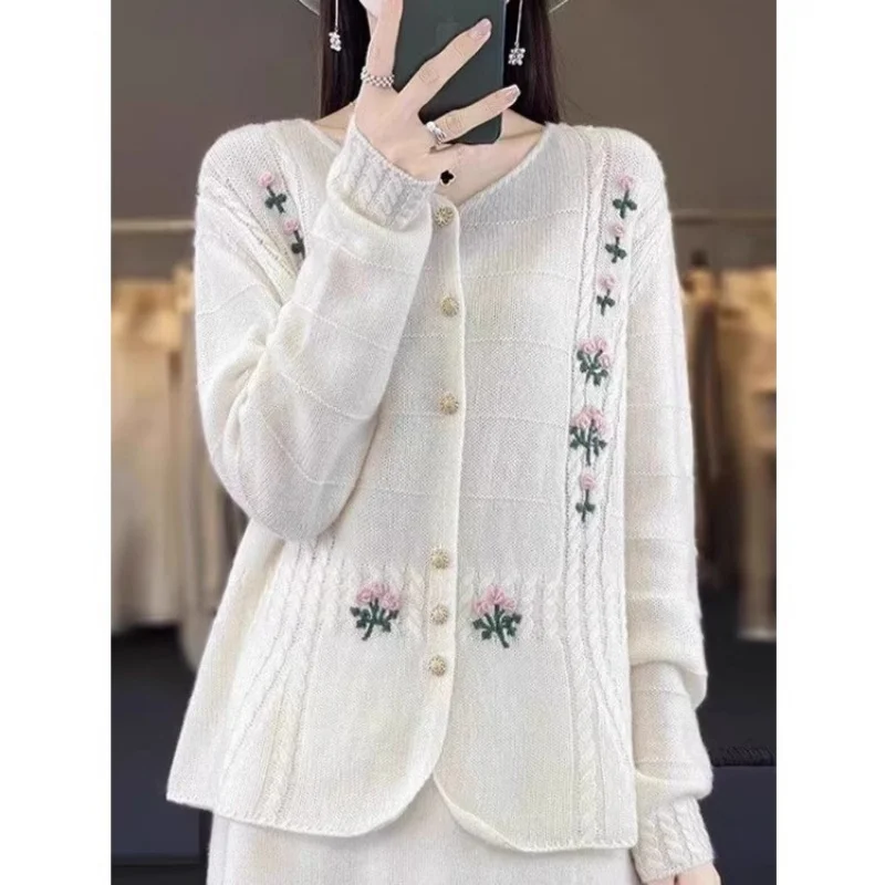

Round Neck Heavy Industry Hook Flower Design Middle-Aged Temperament Sweater Autumn Winter Long Sleeve Knitted Cardigan Top w865