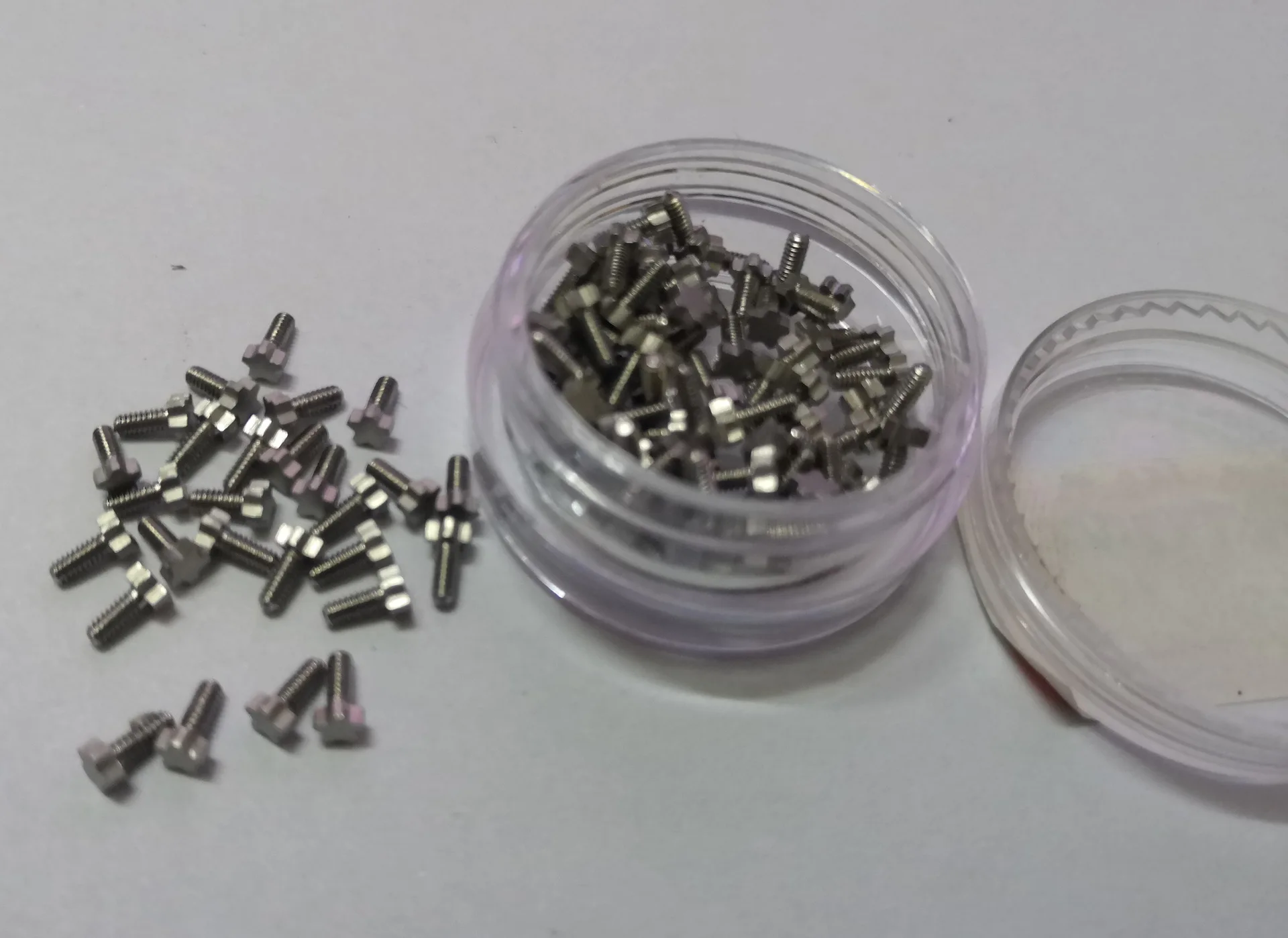 Watch repair tools, watch screws, five-pointed star screws, five-pointed 2.5*2.0 watch screws, 100pcs of watch screws