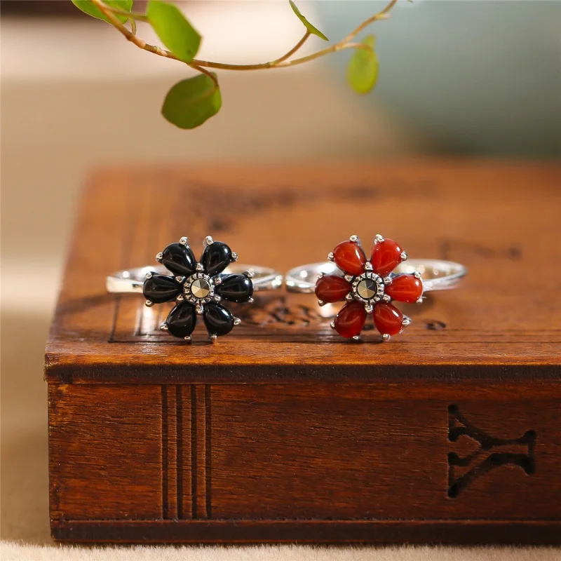 Thai silver Jewelry 925 Sterling Silver Red Garnet Black Agate Flower Ring With Retro And Simple Temperament For Women