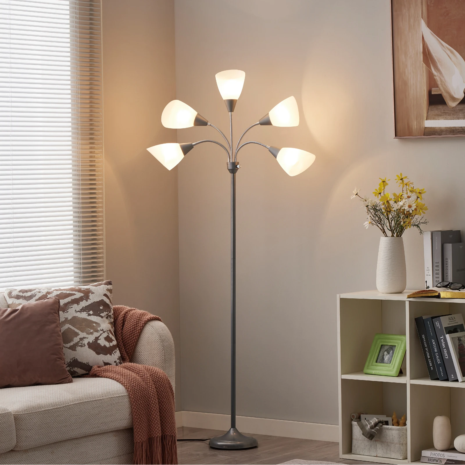 Lianheng 5 heads metal floor lamp, industrial Lamp on foot swan neck