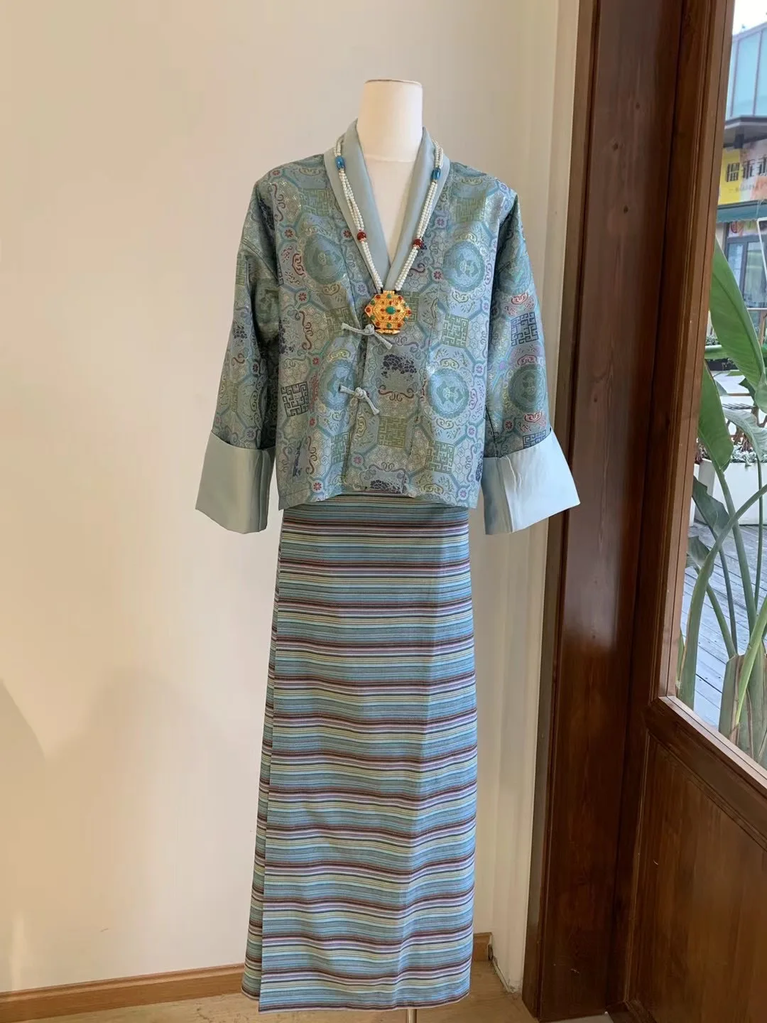 Spring New Arrival Bhutanese Costume Set Women's Faion Traditional Tibetan Simple Elegance Casual Wear Stage Performance