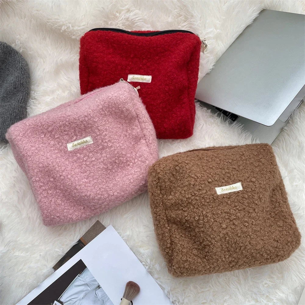 Winter Faux Lamb Wool Women's Cosmetic Bags Travel Portable Ladies Toiletry Storage Bag Makeup Case Retro Plush Female Handbags