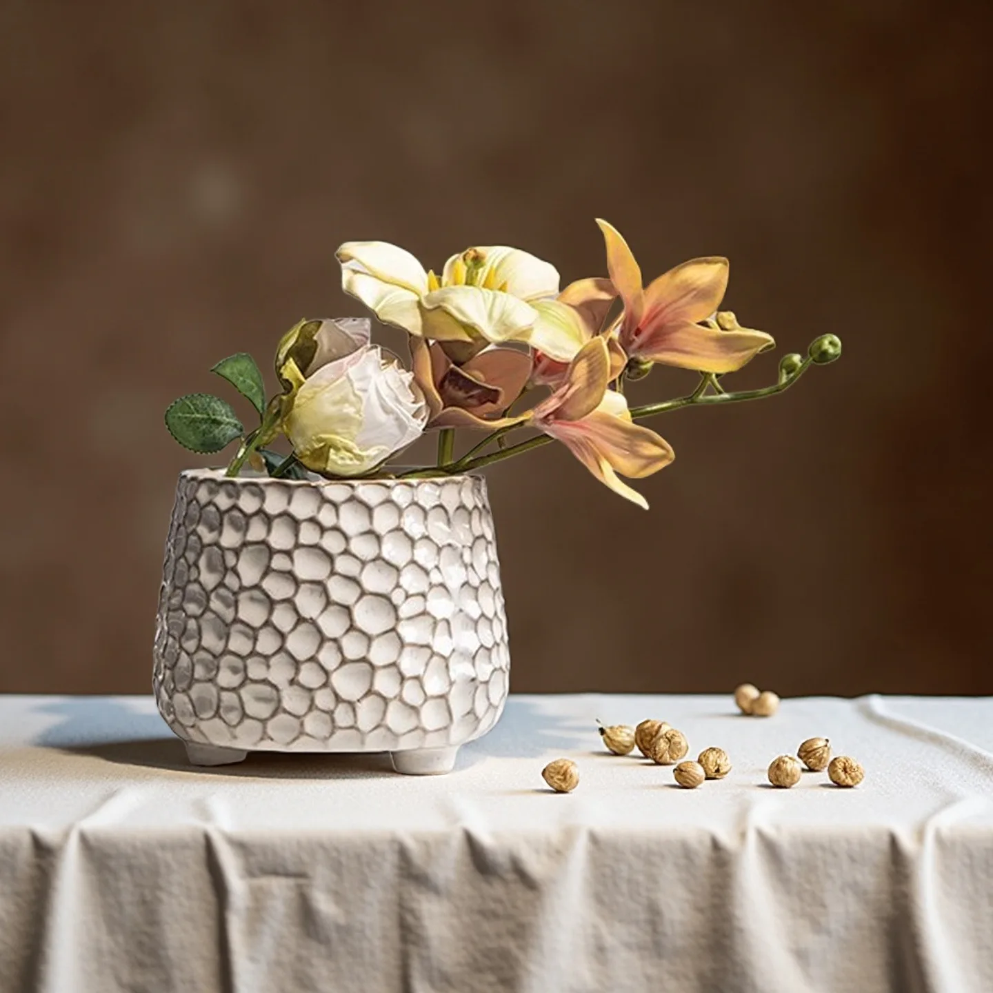1Pc Hammered Pinecone Relief Ceramic Pot with Three Legs, Kitchen Chopstick Caddy, Creative Desk Pen Holder & Home Decor