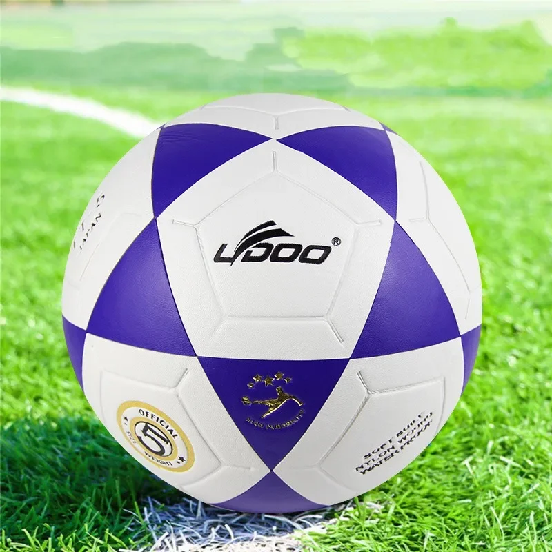 Bola Sepak Ukuran 5 PVC Tahan Aus Bola Pertandingan Sepak Bola Profesional Uniseks Pertandingan Dalam Ruangan Luar Ruangan Latihan Tim Sepak Bola