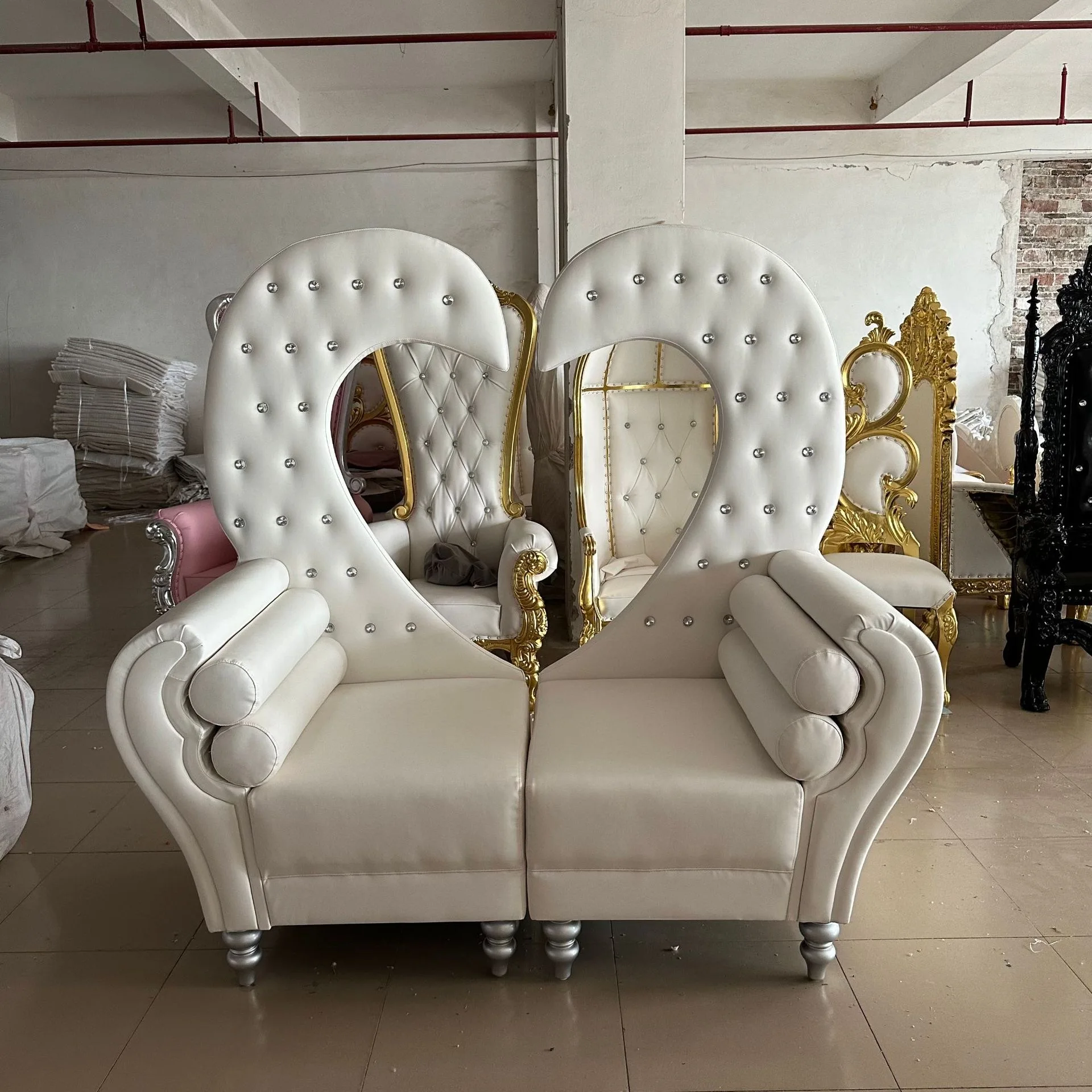 Luxury Princess Prince King Queen Swan Shape Backrest Heart Shaped White Double Loveseat Wedding Throne Chair