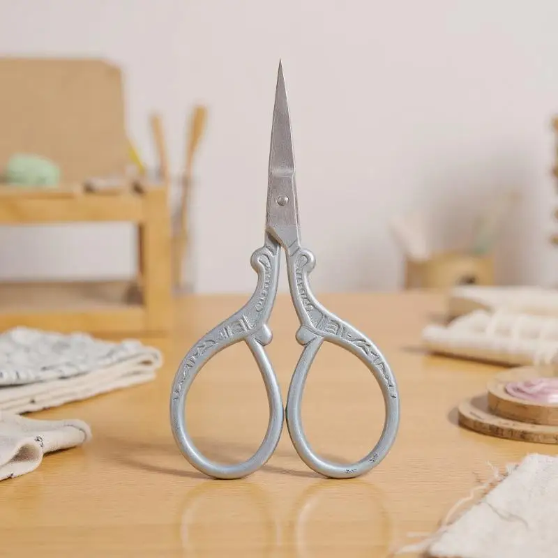 High-Quality Sewing Scissors and Leather Protection Case for Needlework and DIY Crafts