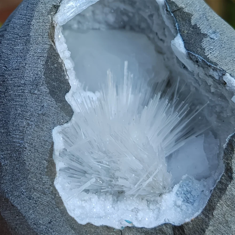 1pc Rare white Zeolite Ore Specimen - Vibrant white Cluster Mineral with White Fuzzy Coating