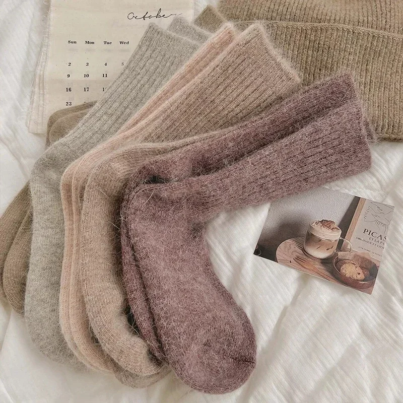 1/3/6 쌍 여성용 겨울 단색 중간 길이 양말 여성용 두꺼운 부드러운 플러시 따뜻하고 편안한 단색 홈 양말