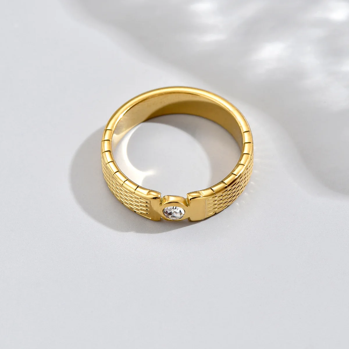 الحد الأدنى التيتانيوم الصلب المفصل الدائري مع تصميم مشترك أنماط متآكل معقدة الماس البطانة الإكسسوارات والمجوهرات العصرية