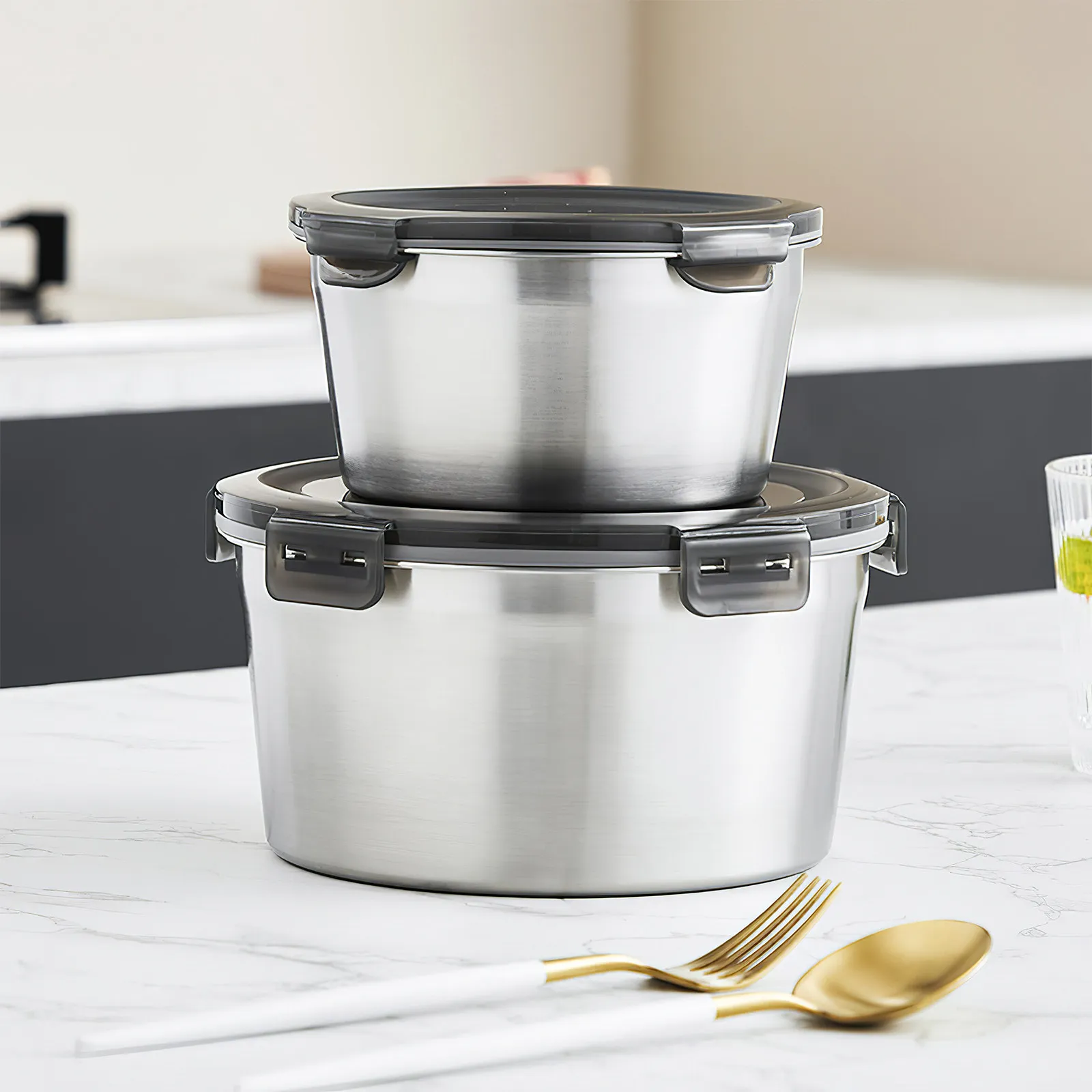 

4Pcs Stainless Steel Bowls Set Airtight Fresh Keeping Food Storage Mixing Bowl Multifunctional Kitchen Refrigerator Preservation