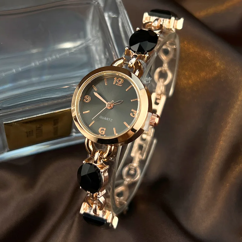 ZH192 Orologio da donna alla moda con cuore profondo del mare Bracciale squisito con orologio al quarzo di lusso leggero intarsiato con diamanti, orologi da donna