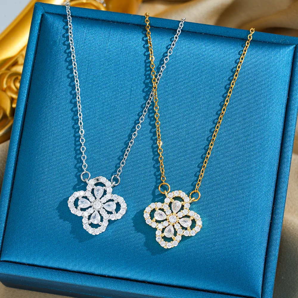 

Fashionable, light luxury, versatile four-leaf clover titanium steel necklace for women, niche and high-end collarbone chain