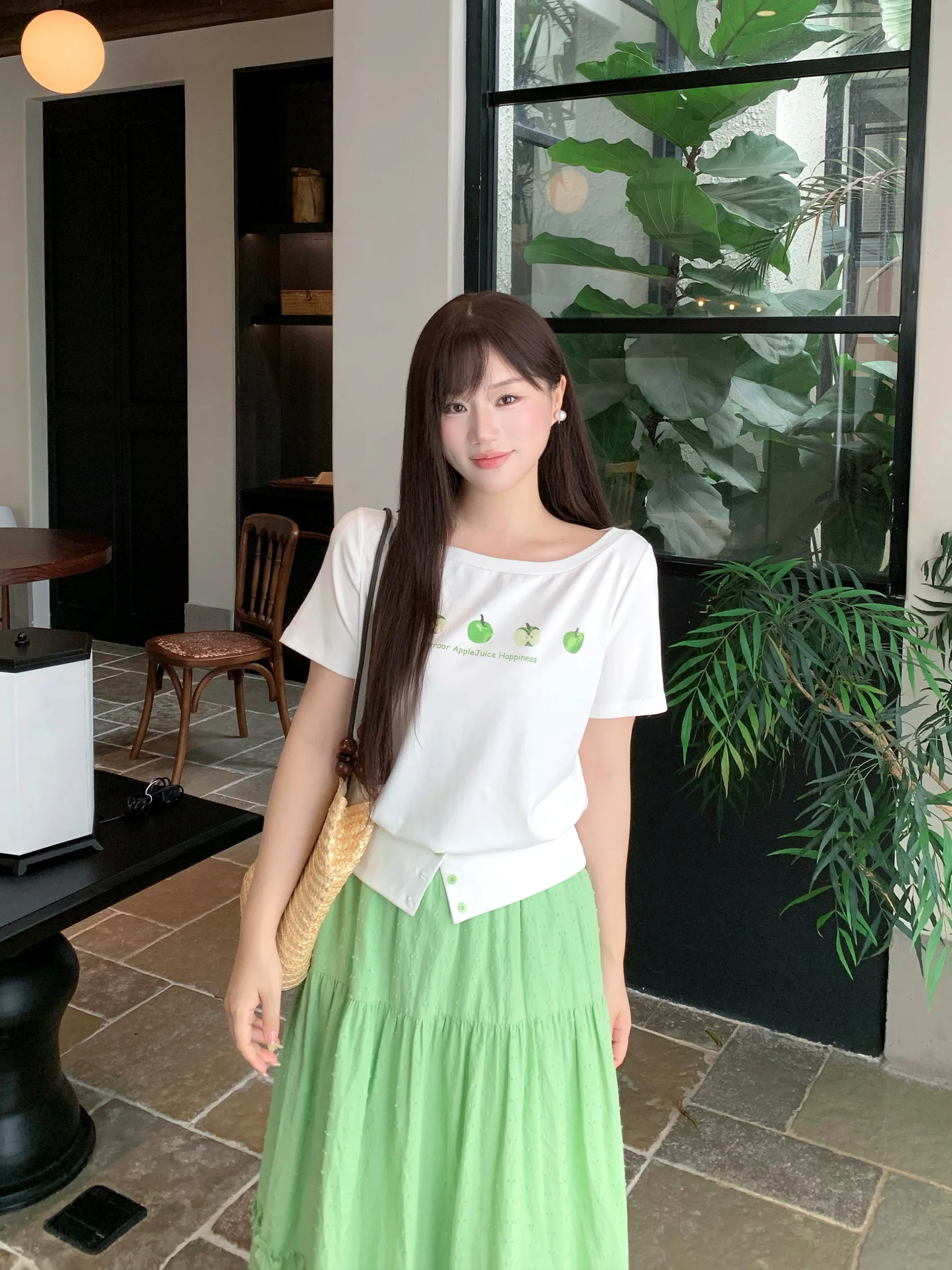 

Женская футболка свободного кроя с коротким рукавом, повседневный стиль, с принтом в виде пирогов, топ с вырезом халтер, стройнящий, универсальный, летняя новинка