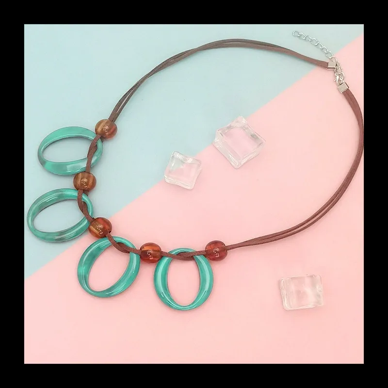 خمر تقليد الجلد المدبوغ المنسوجة مريلة قلادة المرأة الاكريليك قلادة الترقوة سلسلة مجوهرات جديدة