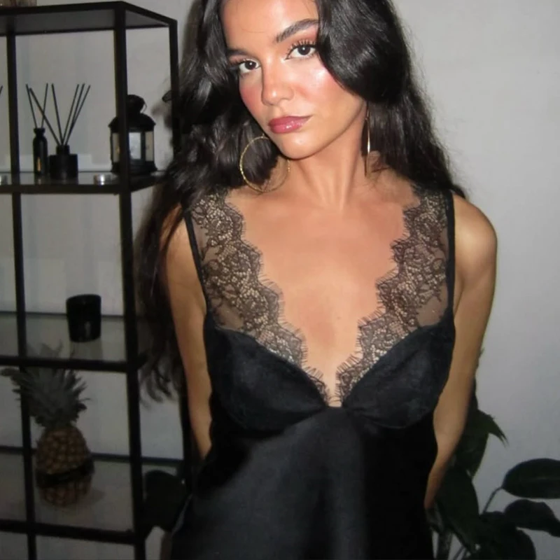 قطع علوية نسائية مع خزانات علوية من الدانتيل وقميص قصير مثير عتيق للنساء باللون الأسود بدون أكمام للصيف الأوروبي