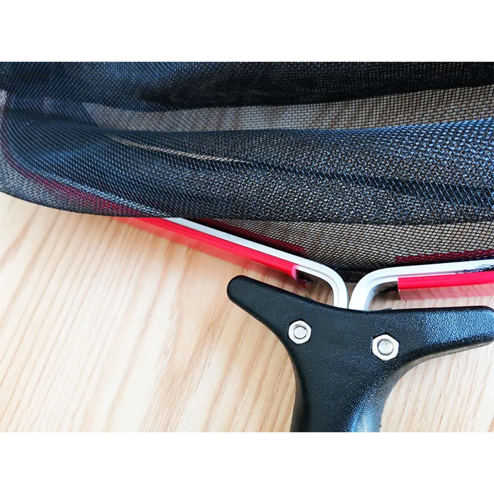 موقع تنظيف أوراق حمام السباحة لصيد الأسماك على الإنترنت