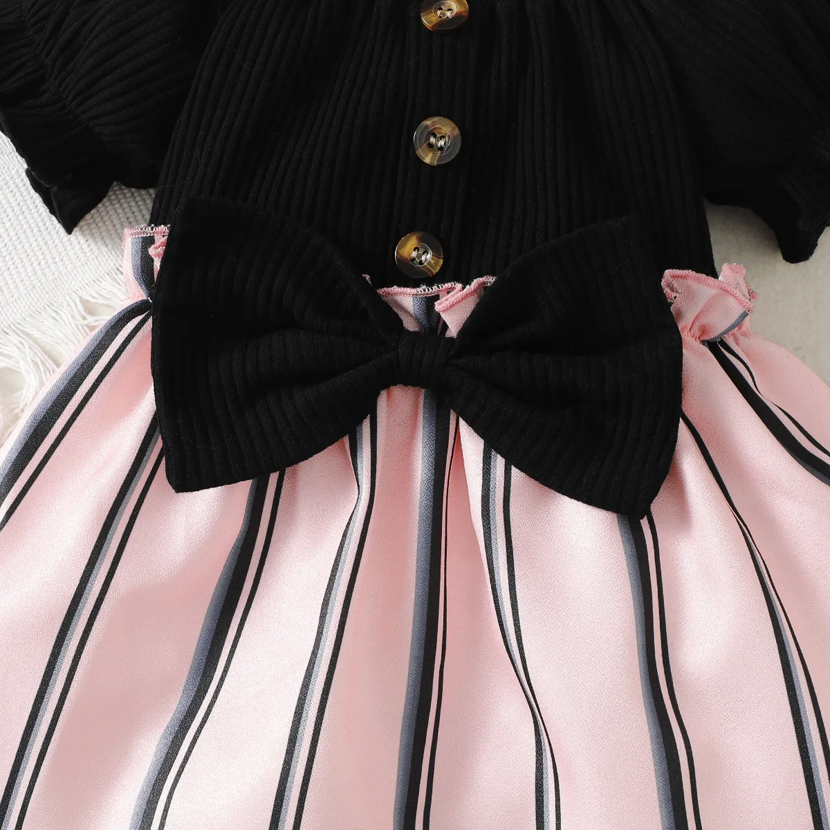 Summer Baby Girls Dress with Round Neck Bubble Sleeves Button Spliced Striped Dress Butterfly Leisure Fashion Infant Skirt