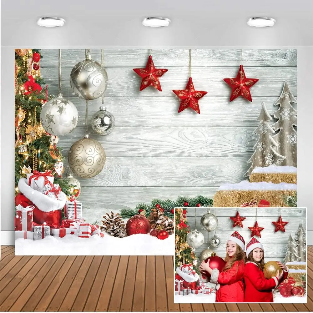 Weihnachtshintergrund: weißer Holzboden, Winterschnee, Weihnachtskugeln, Weihnachtsbaum-Hintergrunddekoration