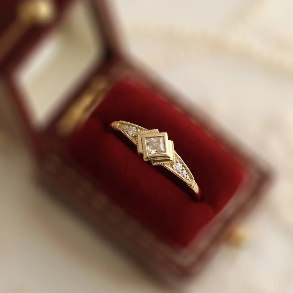 

Art Deco 925 Silver Ring Princess Cut Zircon Rhinestone Lace Finger Band Architectural Style Women Daily Waterproof Fine Jewelry