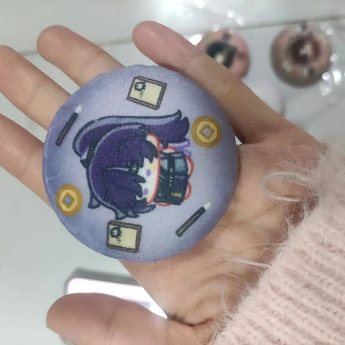 "اسم الرمز: يوان" بروش شارة شريطية أصلية 58 مم من القطيفة "Sun Ce، Fu Rong، Yuan Ji، Zuo Ci، Liu Bian