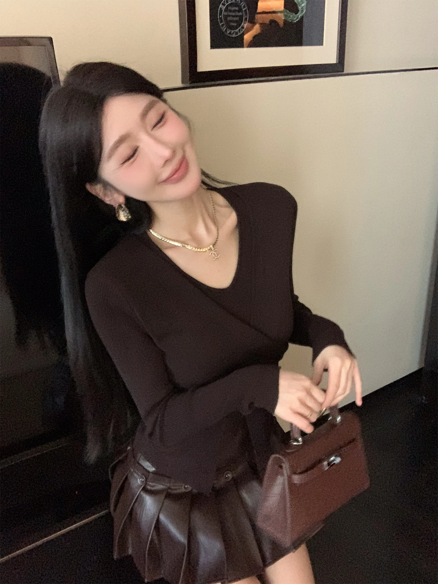 

LADIES FIRST Knitted Long Sve Sweater Waist-Cinching Neline Polyester Fiber Regular Fit Spring Season Women's Faion