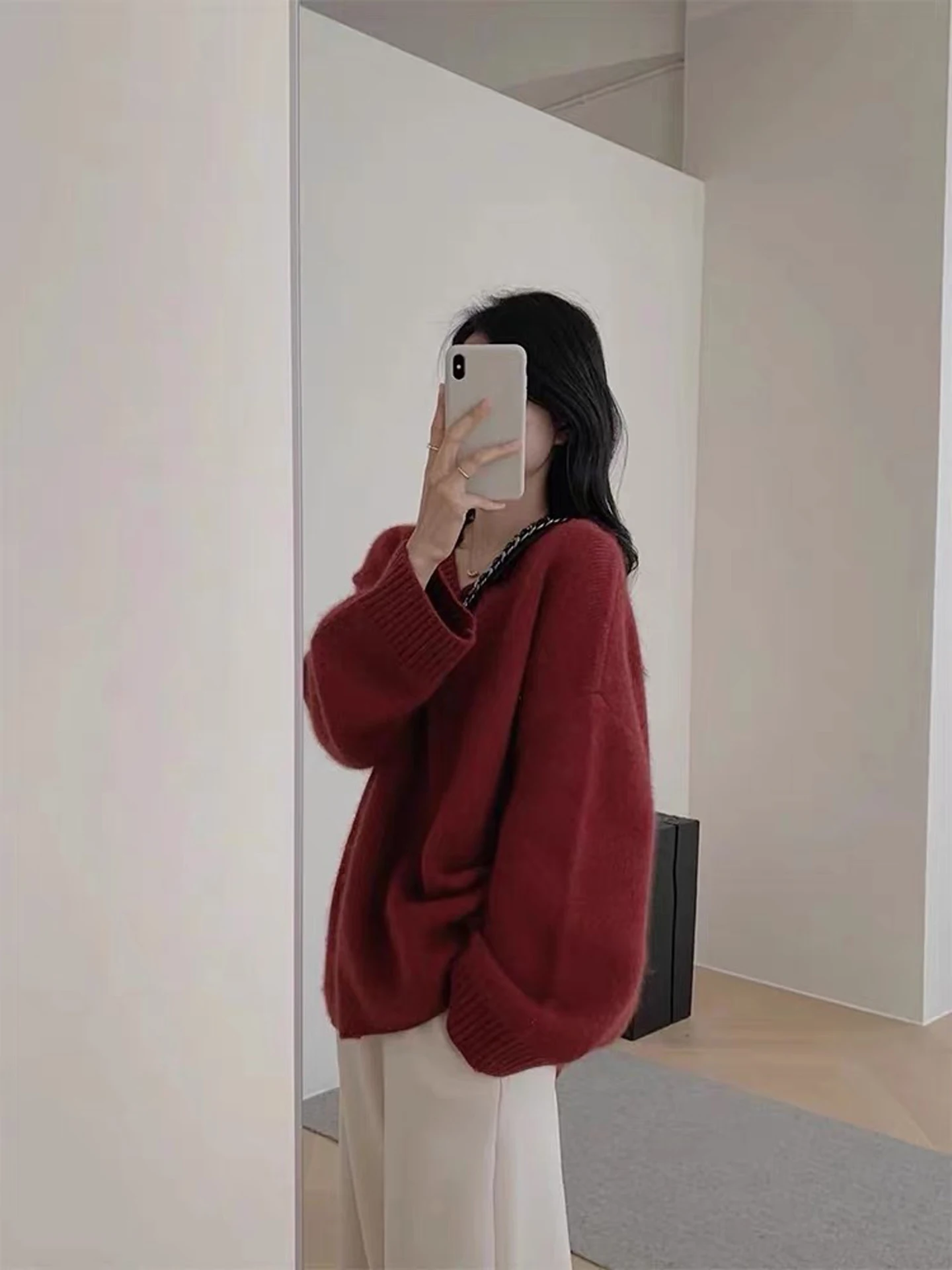 Red V-neck lazy wind in winter 100% pure cashmere sweater women's high-end soft waxy thick sweater in autumn and winter