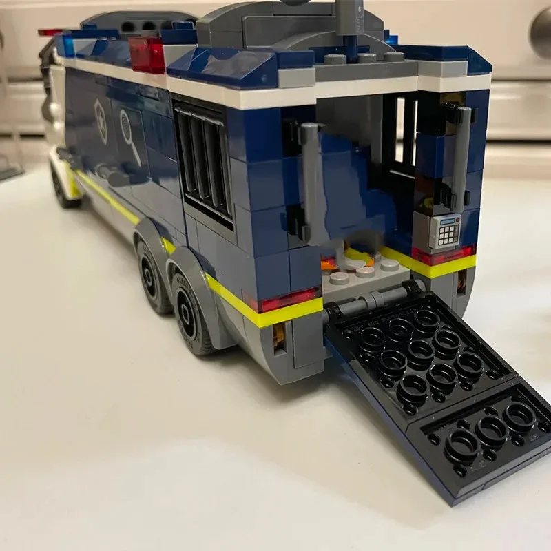 호환 가능한 MOC 세트 시티 시리즈 블록 경찰 모빌카 지휘 차량 트럭 MOC 장난감 어린이 선물 60418