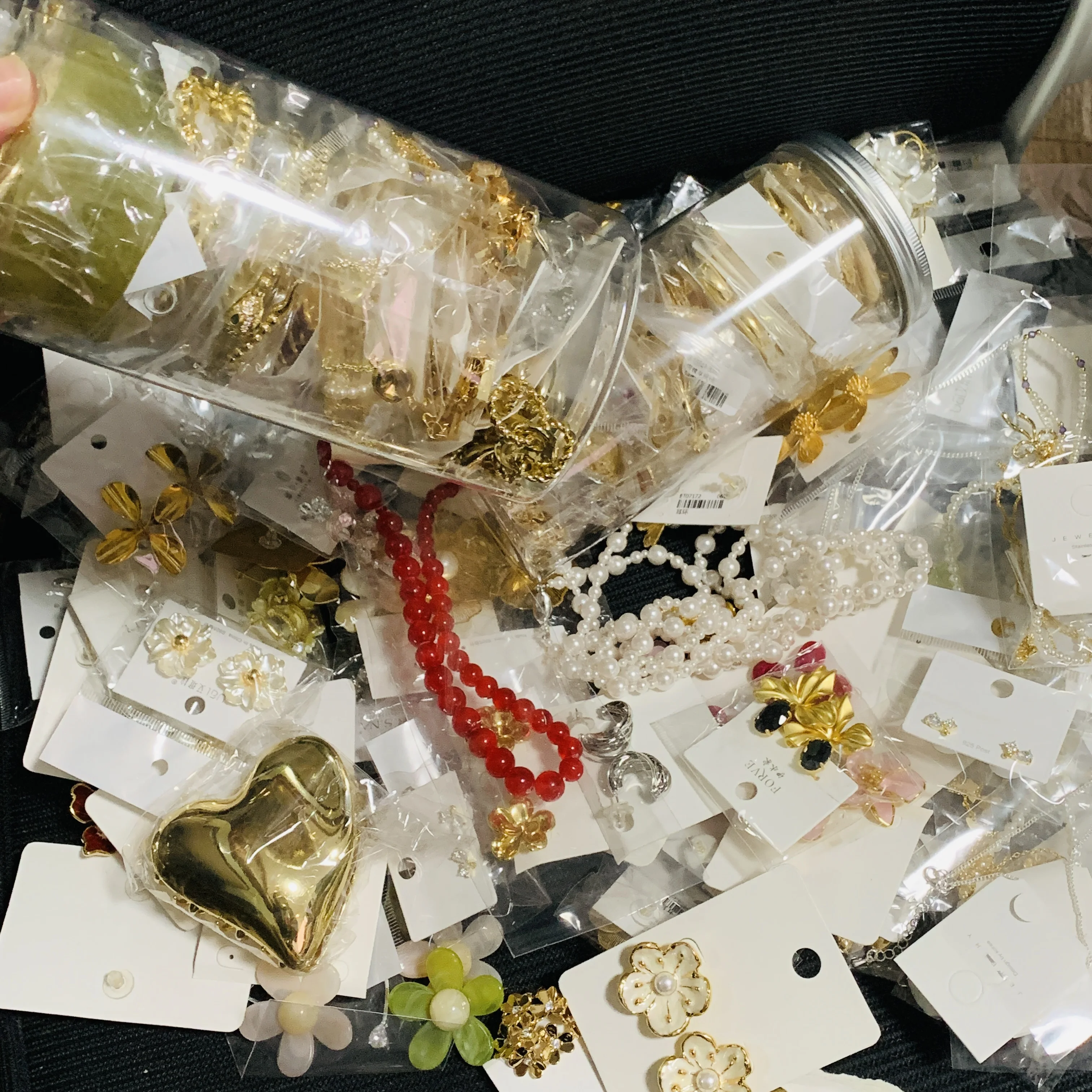 Tiktok's highly popular brand new jewelry blind box jar mixed blind box lucky bag necklace earrings bracelet random