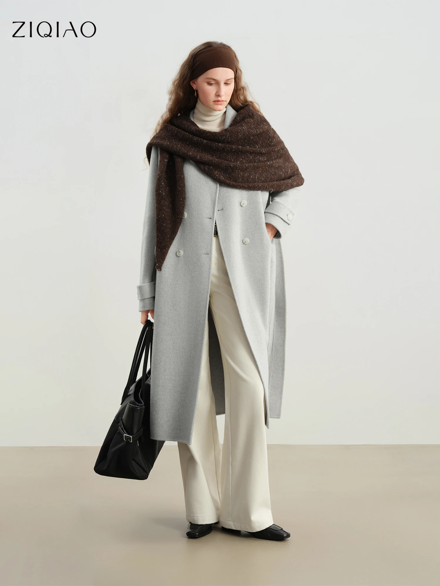 ZIQIAO Petite Straight Shoulder White Camel Wool Coat Women 2025 New Woolen Coat Temperament Commuting