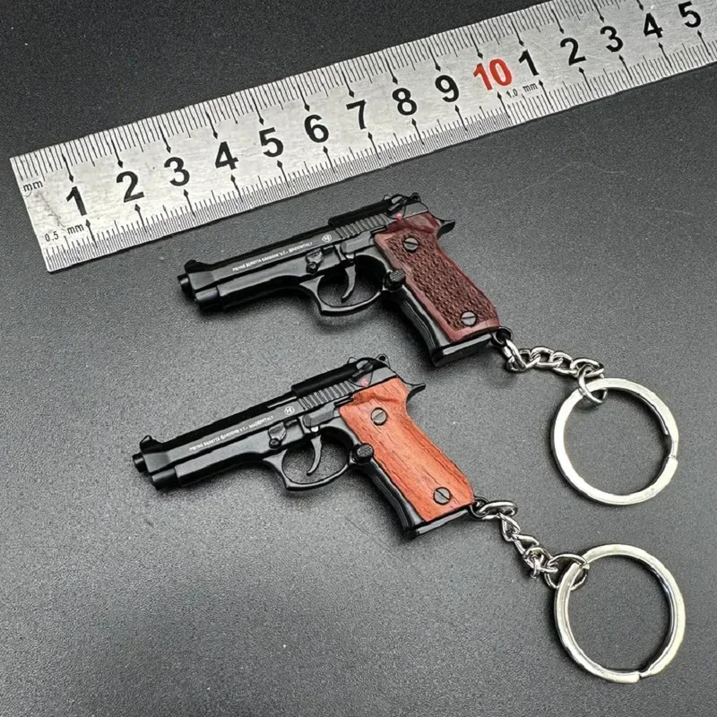 1:4 Scale Berta 92F Pistol Keychain Mini  Gun Metal Keyring Key chain toy guns fake gun  For Adult Kids  Gift decoration