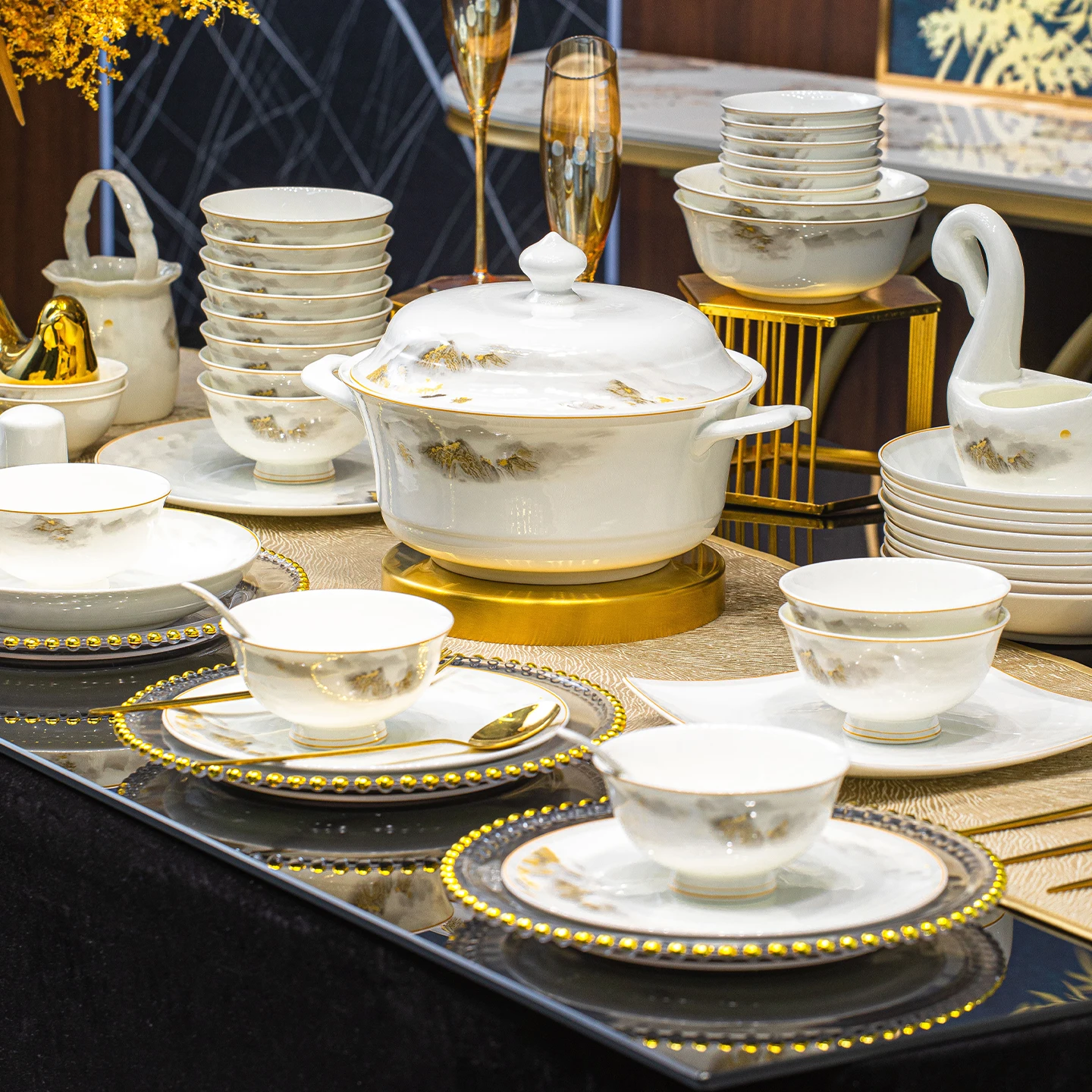 

Jingdezhen Cerc Dining Set Bone China Bowl Plate High Aesthetic Value Home Use DIY Free Combination round ape Golden