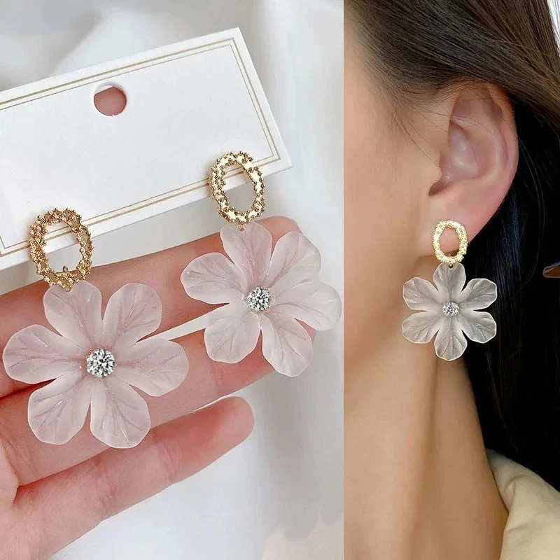 Translucent White Flower Rhinestone Ball Earrings Women Sweet Korean Beach Vacation Ear Jewelry