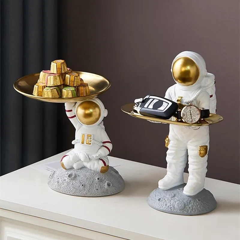 Enter the entrance key to store wine cabinet decorations, astronauts, astronauts, candy trays, housewarming, moving gifts