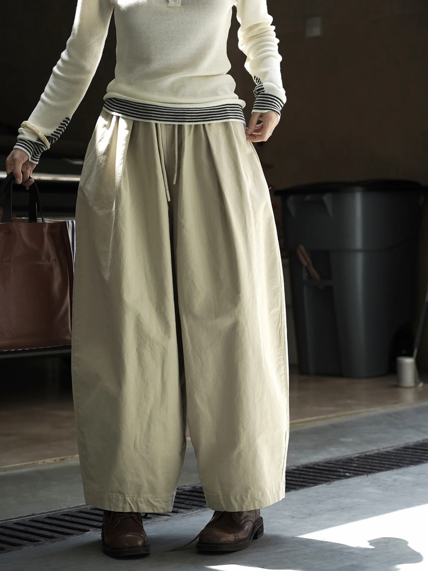 

Autumn New Japanese Fashionable Drawstring Elastic Waist Wide Leg Casual Pants Loose silhouette Casual Pants for Women