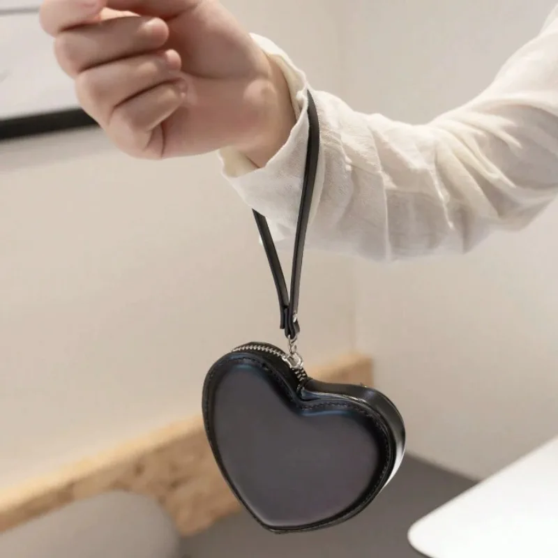 

Cute Mini Heart-Shaped Wallet North American PU Leather Solid Color Series Change Bag Red Hand Wrist Carrying