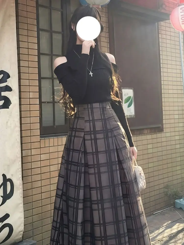 

Japan Temperament Two-Piece Suit For Women, Off-Shoulder Knitted Sweater + Half-Length Skirt, Light And Mature Atmosphere