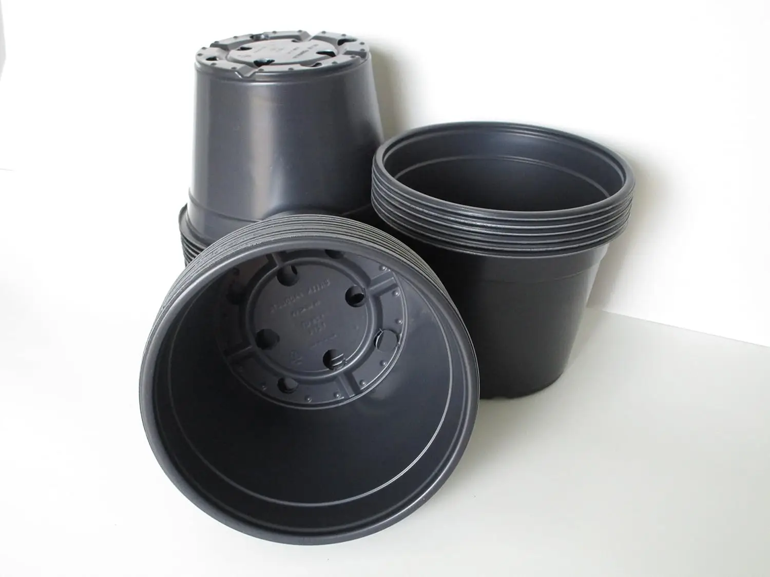 Black Round Plastic Nursery Pots, 6-Inch Diameter, Pack of 250