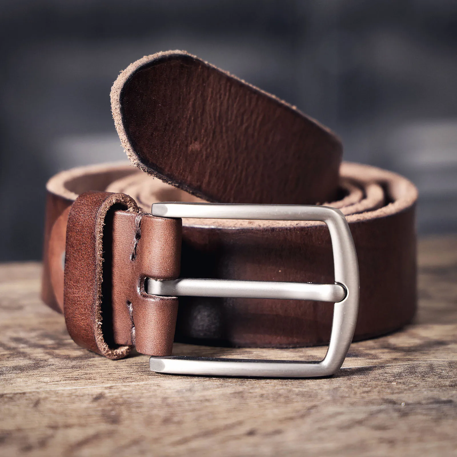 Retro Casual Echtleder Herren-Gürtel mit Dornschließe und Geschenkbox, Studentengürtel, Einfacher Klassischer Gürtel – Detail 11
